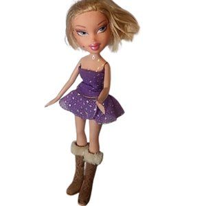 BRATZ DOLLS COMES WITH SHOES